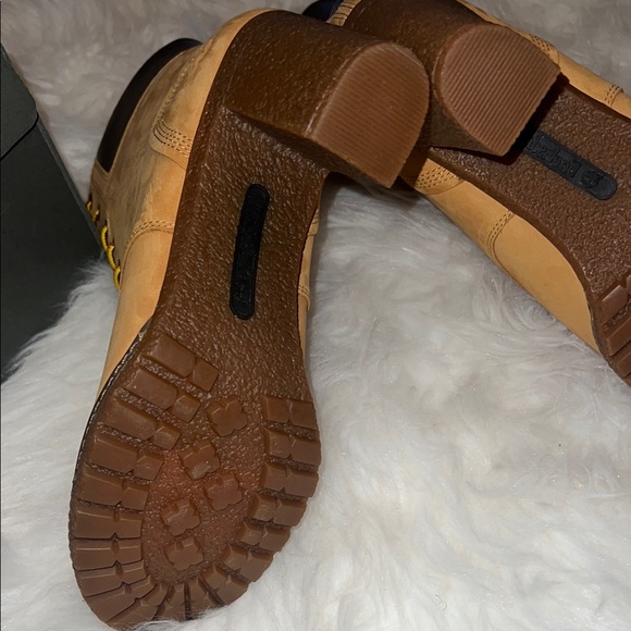 Timberland Women's Brown Lace-Up Boots - Picture 12 of 16